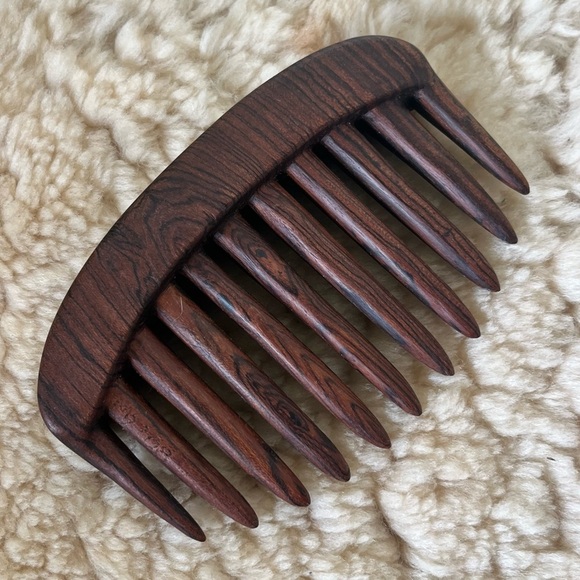 Lot Of 2 Wooden Wide Tooth Combs Beautiful Dark Finished Wood - Picture 2 of 5